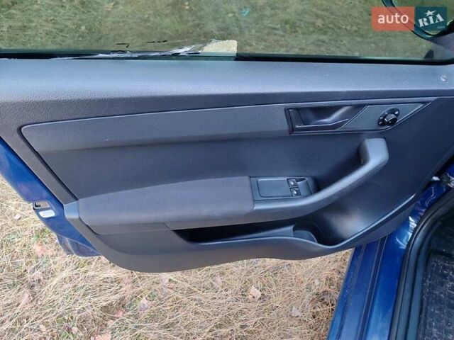 Синій Шкода Фабія, об'ємом двигуна 1.2 л та пробігом 216 тис. км за 6650 $, фото 9 на Automoto.ua