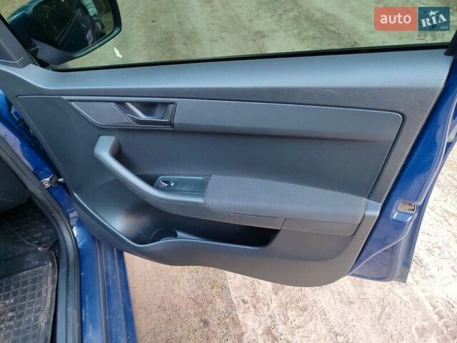 Синій Шкода Фабія, об'ємом двигуна 1.2 л та пробігом 216 тис. км за 6650 $, фото 7 на Automoto.ua