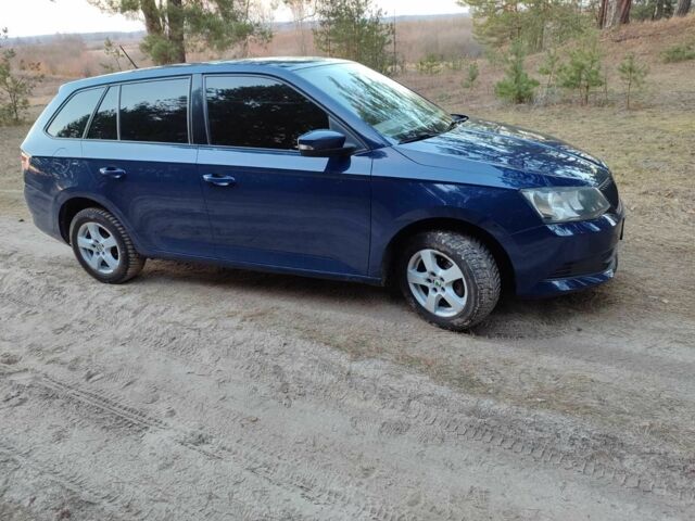 Синий Шкода Фабия, объемом двигателя 1.2 л и пробегом 189 тыс. км за 6650 $, фото 2 на Automoto.ua