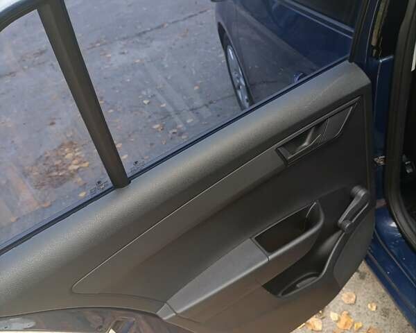 Синий Шкода Фабия, объемом двигателя 1.2 л и пробегом 128 тыс. км за 6999 $, фото 11 на Automoto.ua