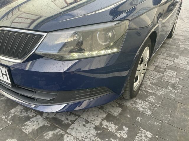 Синій Шкода Фабія, об'ємом двигуна 1.4 л та пробігом 315 тис. км за 7500 $, фото 3 на Automoto.ua