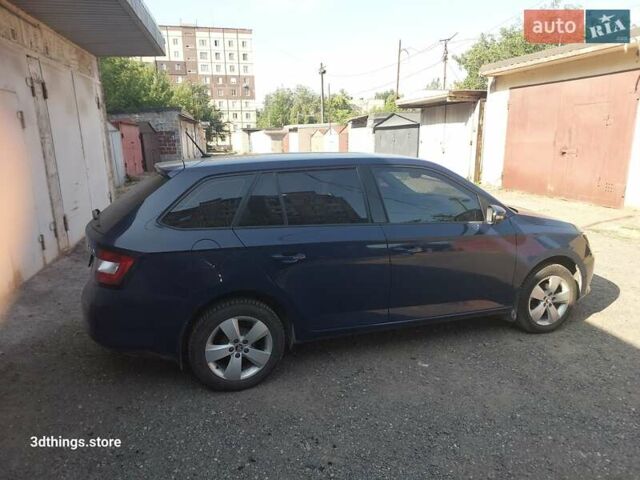 Синий Шкода Фабия, объемом двигателя 1 л и пробегом 129 тыс. км за 7600 $, фото 5 на Automoto.ua