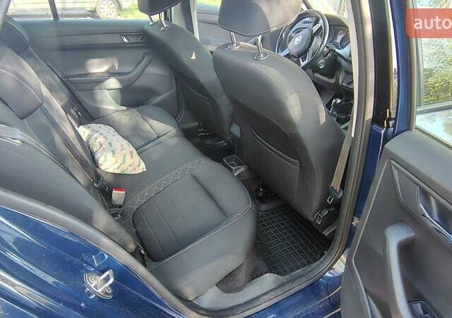 Синий Шкода Фабия, объемом двигателя 1 л и пробегом 70 тыс. км за 7900 $, фото 11 на Automoto.ua