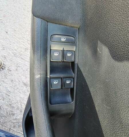 Синий Шкода Фабия, объемом двигателя 1 л и пробегом 70 тыс. км за 7900 $, фото 27 на Automoto.ua