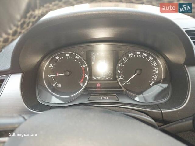 Синий Шкода Фабия, объемом двигателя 1 л и пробегом 129 тыс. км за 7600 $, фото 6 на Automoto.ua