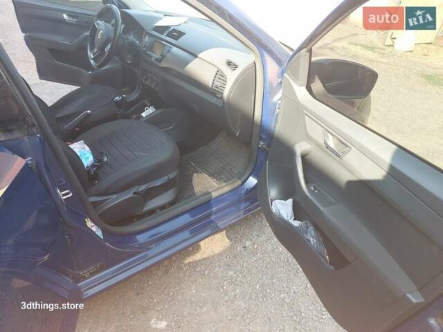 Синий Шкода Фабия, объемом двигателя 1 л и пробегом 129 тыс. км за 7600 $, фото 18 на Automoto.ua