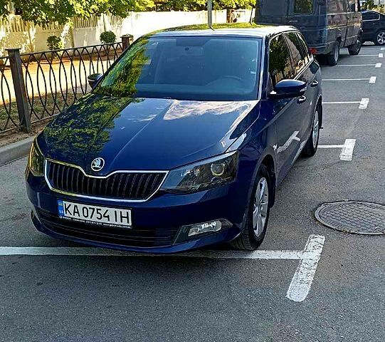 Синий Шкода Фабия, объемом двигателя 1 л и пробегом 130 тыс. км за 7200 $, фото 1 на Automoto.ua