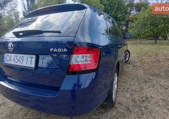 Синій Шкода Фабія, об'ємом двигуна 1 л та пробігом 201 тис. км за 7400 $, фото 4 на Automoto.ua