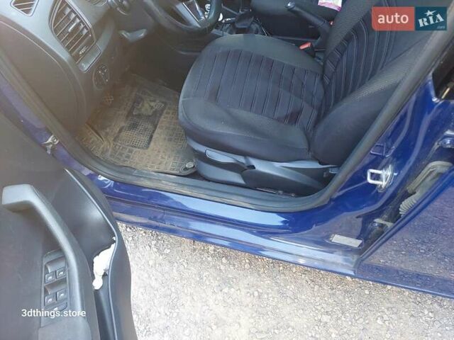 Синий Шкода Фабия, объемом двигателя 1 л и пробегом 129 тыс. км за 7600 $, фото 11 на Automoto.ua