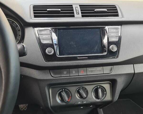 Синій Шкода Фабія, об'ємом двигуна 1 л та пробігом 115 тис. км за 7600 $, фото 7 на Automoto.ua