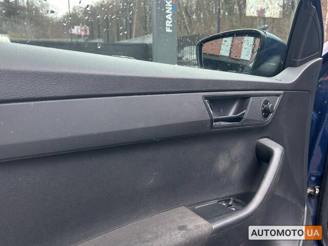 Синий Шкода Фабия, объемом двигателя 1.4 л и пробегом 237 тыс. км за 9300 $, фото 6 на Automoto.ua