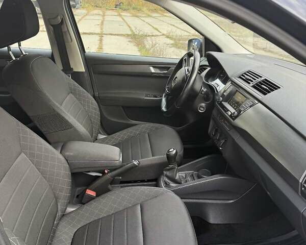 Синій Шкода Фабія, об'ємом двигуна 1 л та пробігом 115 тис. км за 7600 $, фото 2 на Automoto.ua