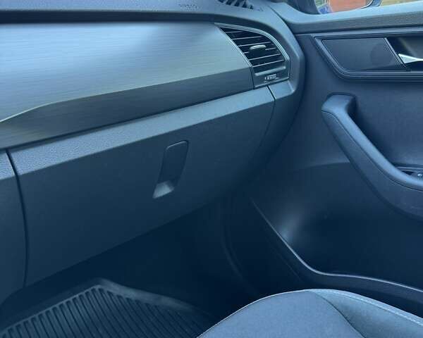 Синий Шкода Фабия, объемом двигателя 1 л и пробегом 69 тыс. км за 9200 $, фото 8 на Automoto.ua