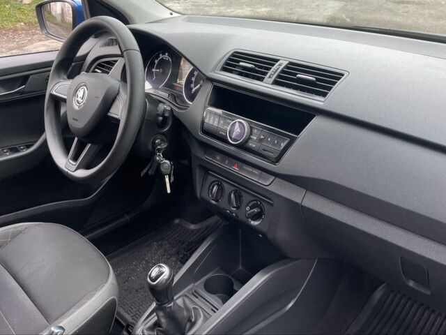 Синій Шкода Фабія, об'ємом двигуна 1 л та пробігом 320 тис. км за 7500 $, фото 2 на Automoto.ua