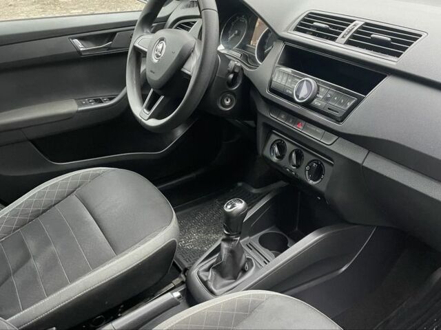 Синій Шкода Фабія, об'ємом двигуна 1 л та пробігом 320 тис. км за 7500 $, фото 7 на Automoto.ua