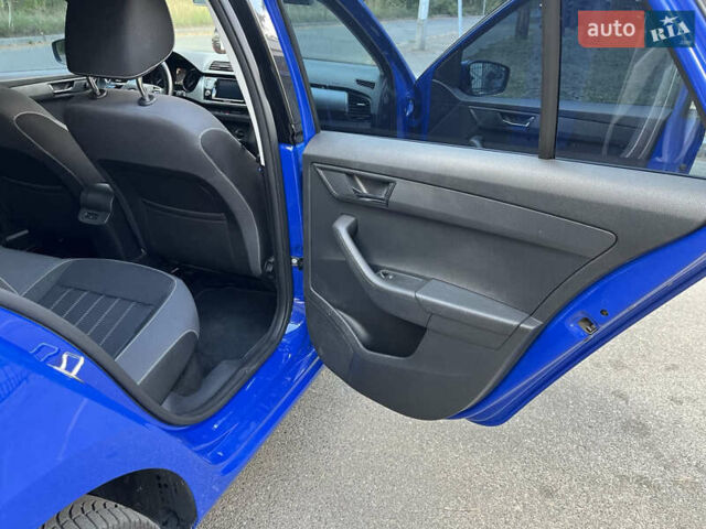 Синій Шкода Фабія, об'ємом двигуна 1 л та пробігом 111 тис. км за 9700 $, фото 6 на Automoto.ua