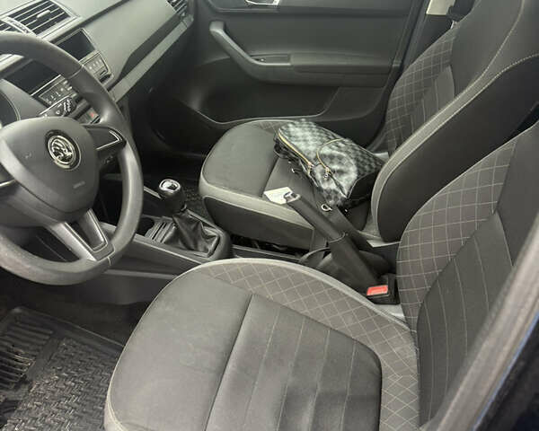 Синий Шкода Фабия, объемом двигателя 1 л и пробегом 181 тыс. км за 9900 $, фото 7 на Automoto.ua