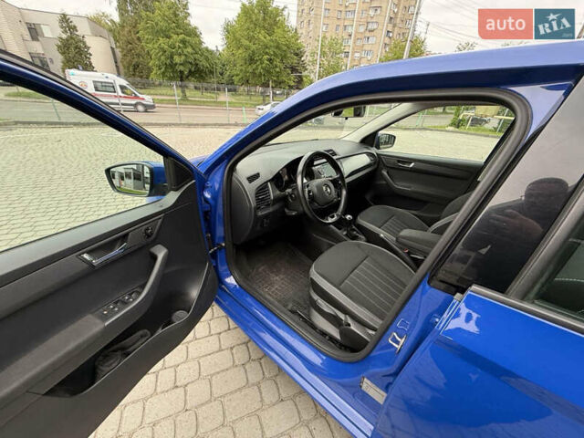 Синий Шкода Фабия, объемом двигателя 1 л и пробегом 117 тыс. км за 9999 $, фото 10 на Automoto.ua
