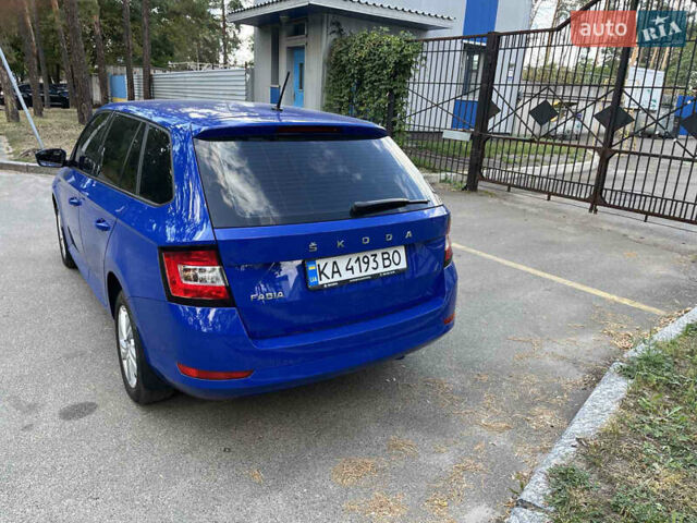 Синій Шкода Фабія, об'ємом двигуна 1 л та пробігом 111 тис. км за 9700 $, фото 1 на Automoto.ua