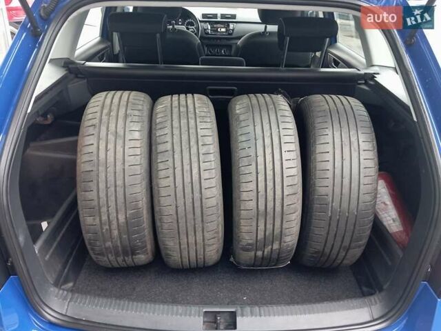 Синій Шкода Фабія, об'ємом двигуна 1 л та пробігом 69 тис. км за 10000 $, фото 25 на Automoto.ua