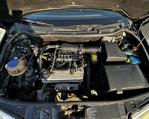 Зеленый Шкода Фабия, объемом двигателя 1.4 л и пробегом 262 тыс. км за 2350 $, фото 16 на Automoto.ua