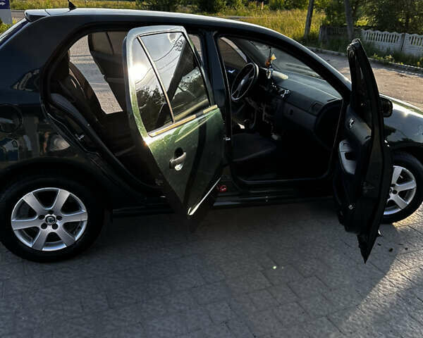 Зеленый Шкода Фабия, объемом двигателя 1.4 л и пробегом 262 тыс. км за 2350 $, фото 23 на Automoto.ua