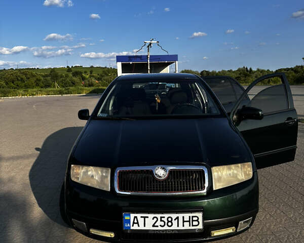 Зеленый Шкода Фабия, объемом двигателя 1.4 л и пробегом 262 тыс. км за 2350 $, фото 1 на Automoto.ua