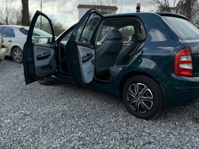 Зеленый Шкода Фабия, объемом двигателя 1.4 л и пробегом 300 тыс. км за 3000 $, фото 13 на Automoto.ua