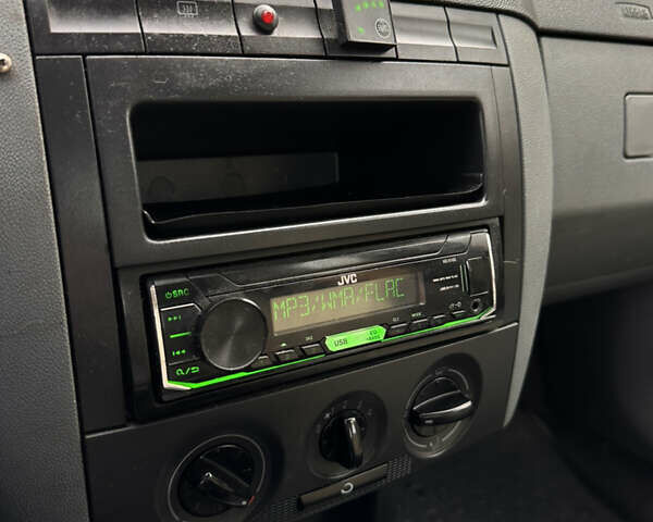 Зеленый Шкода Фабия, объемом двигателя 1.39 л и пробегом 297 тыс. км за 2450 $, фото 13 на Automoto.ua