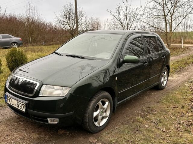 Зеленый Шкода Фабия, объемом двигателя 1.9 л и пробегом 287 тыс. км за 2000 $, фото 4 на Automoto.ua