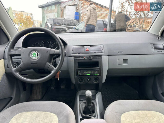 Зеленый Шкода Фабия, объемом двигателя 1.4 л и пробегом 297 тыс. км за 2999 $, фото 11 на Automoto.ua