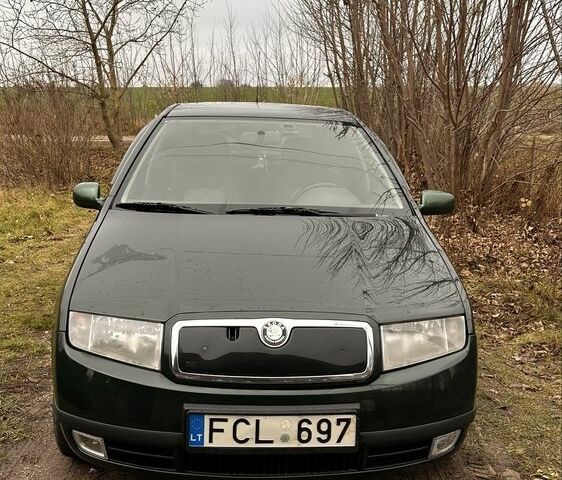 Зеленый Шкода Фабия, объемом двигателя 1.9 л и пробегом 287 тыс. км за 2000 $, фото 1 на Automoto.ua