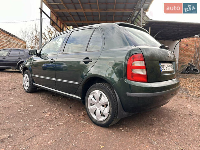 Зеленый Шкода Фабия, объемом двигателя 1.4 л и пробегом 297 тыс. км за 2650 $, фото 2 на Automoto.ua