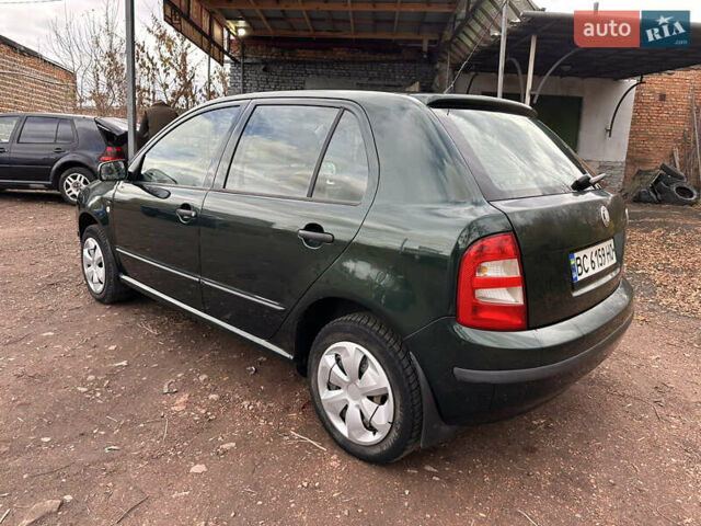Зеленый Шкода Фабия, объемом двигателя 1.4 л и пробегом 297 тыс. км за 2650 $, фото 3 на Automoto.ua