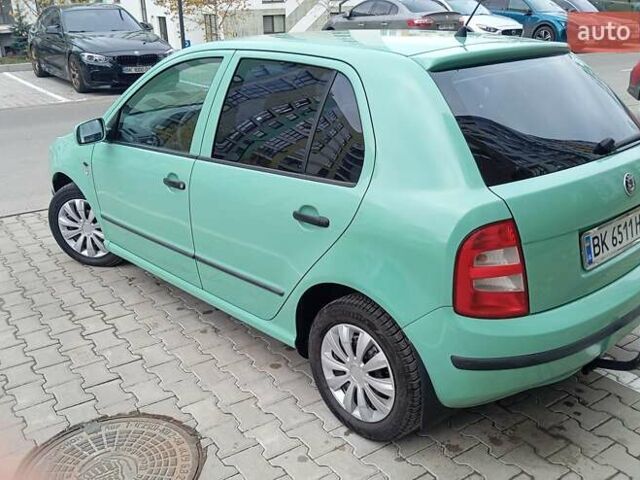 Зеленый Шкода Фабия, объемом двигателя 1.4 л и пробегом 284 тыс. км за 3150 $, фото 2 на Automoto.ua