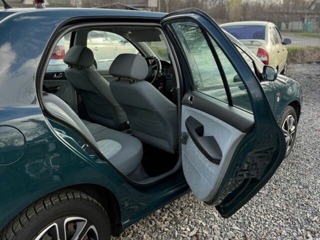 Зеленый Шкода Фабия, объемом двигателя 1.4 л и пробегом 300 тыс. км за 3000 $, фото 21 на Automoto.ua