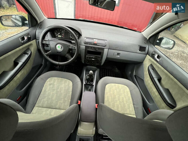 Зеленый Шкода Фабия, объемом двигателя 1.4 л и пробегом 298 тыс. км за 2950 $, фото 19 на Automoto.ua