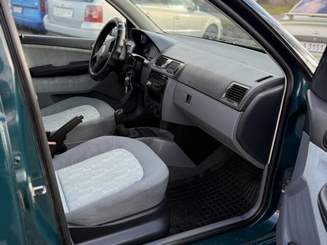 Зеленый Шкода Фабия, объемом двигателя 1.4 л и пробегом 300 тыс. км за 3000 $, фото 20 на Automoto.ua