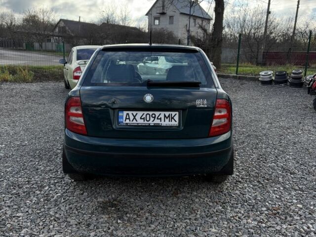 Зеленый Шкода Фабия, объемом двигателя 1.4 л и пробегом 300 тыс. км за 3000 $, фото 4 на Automoto.ua