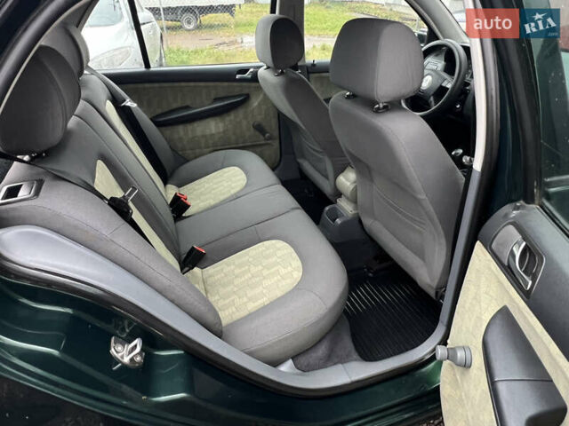 Зеленый Шкода Фабия, объемом двигателя 1.4 л и пробегом 298 тыс. км за 2950 $, фото 14 на Automoto.ua