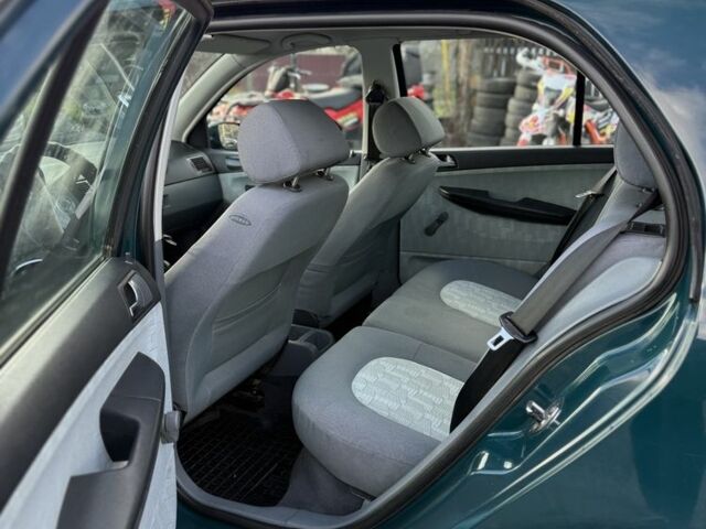 Зеленый Шкода Фабия, объемом двигателя 1.4 л и пробегом 300 тыс. км за 3000 $, фото 18 на Automoto.ua