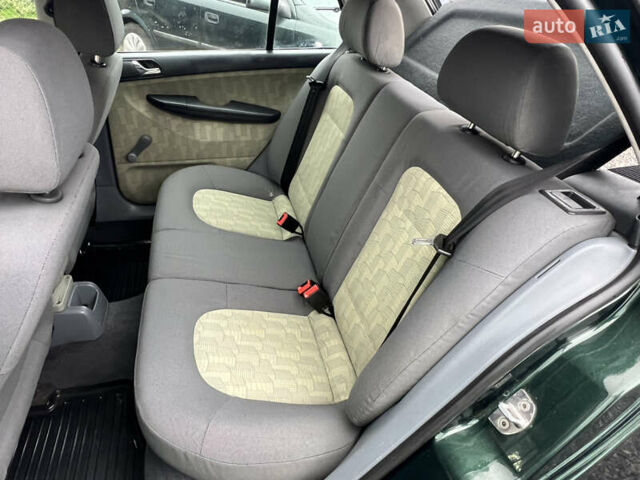 Зеленый Шкода Фабия, объемом двигателя 1.4 л и пробегом 298 тыс. км за 2950 $, фото 16 на Automoto.ua