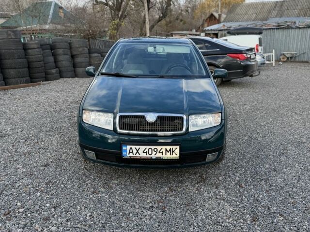 Зеленый Шкода Фабия, объемом двигателя 1.4 л и пробегом 300 тыс. км за 3000 $, фото 2 на Automoto.ua