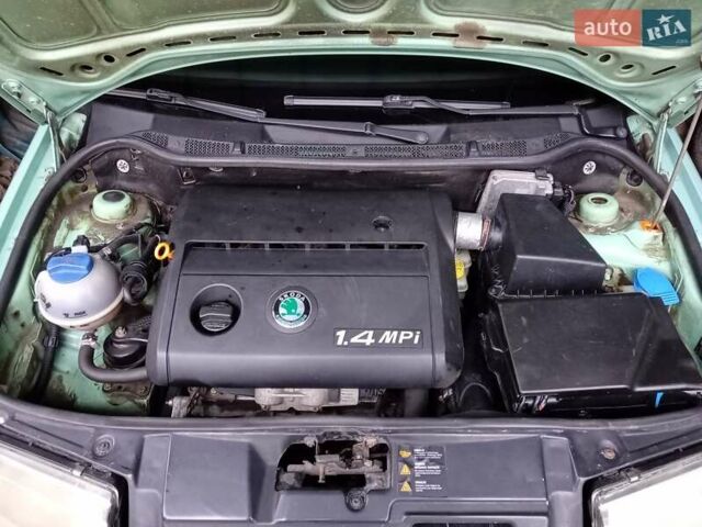 Зеленый Шкода Фабия, объемом двигателя 1.4 л и пробегом 176 тыс. км за 2800 $, фото 8 на Automoto.ua