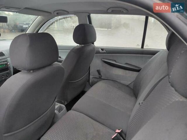 Зеленый Шкода Фабия, объемом двигателя 1.4 л и пробегом 250 тыс. км за 2450 $, фото 12 на Automoto.ua