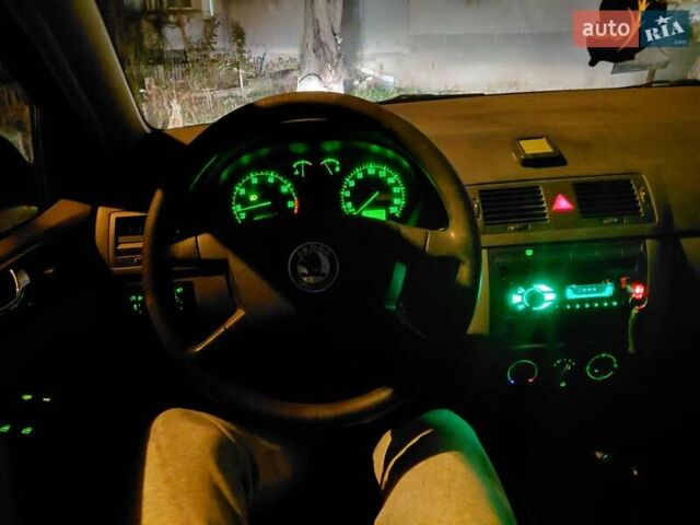 Зеленый Шкода Фабия, объемом двигателя 1.4 л и пробегом 250 тыс. км за 2450 $, фото 29 на Automoto.ua