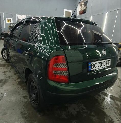 Зелений Шкода Фабія, об'ємом двигуна 1.4 л та пробігом 190 тис. км за 2150 $, фото 3 на Automoto.ua