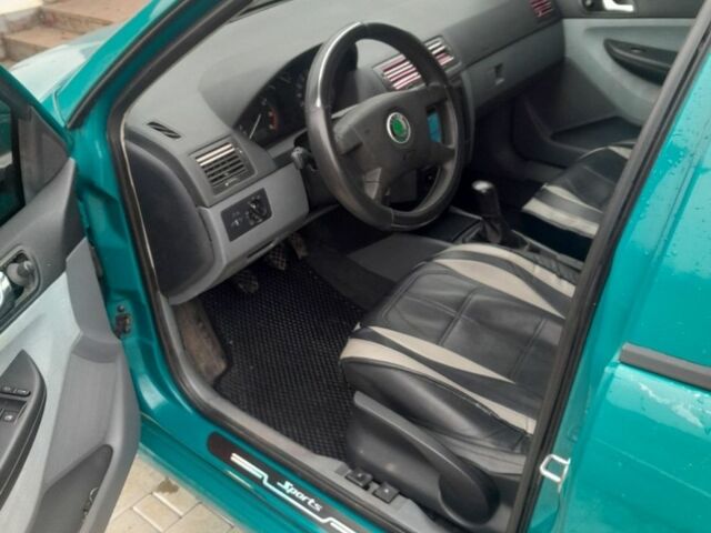 Зелений Шкода Фабія, об'ємом двигуна 1.4 л та пробігом 1 тис. км за 2200 $, фото 5 на Automoto.ua