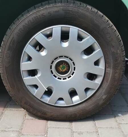 Зеленый Шкода Фабия, объемом двигателя 1.4 л и пробегом 220 тыс. км за 4200 $, фото 24 на Automoto.ua