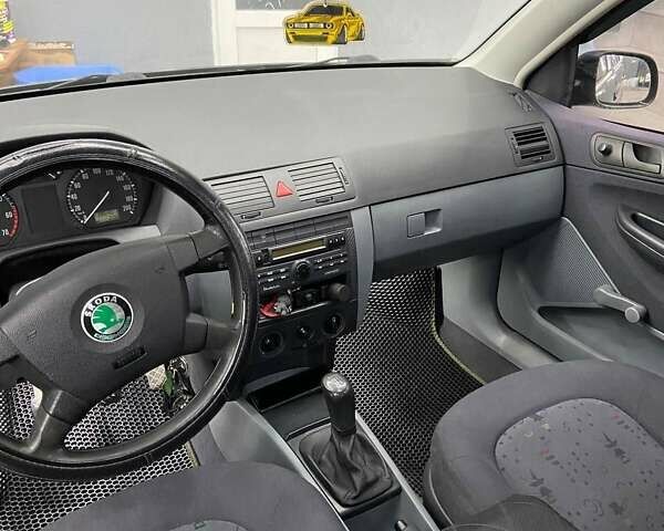 Зелений Шкода Фабія, об'ємом двигуна 1.4 л та пробігом 196 тис. км за 2800 $, фото 7 на Automoto.ua